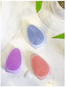 Máy rửa mặt Emmie đa dạng về màu sắc