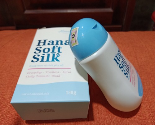 Hana Soft Silk lưu hương và kiểm soát mùi hôi 