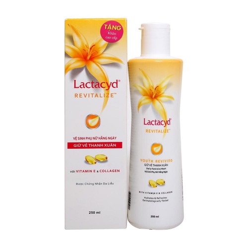  Dung dịch vệ sinh Lactacyd Revitalize