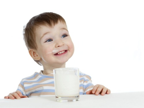 Sữa non giúp bé tăng cân đúng chuẩn, nâng cao sức đề kháng